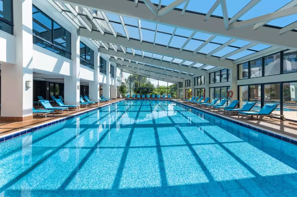 استخر سربسته هتل سوسسی لاکچری ریزورت آنتالیا